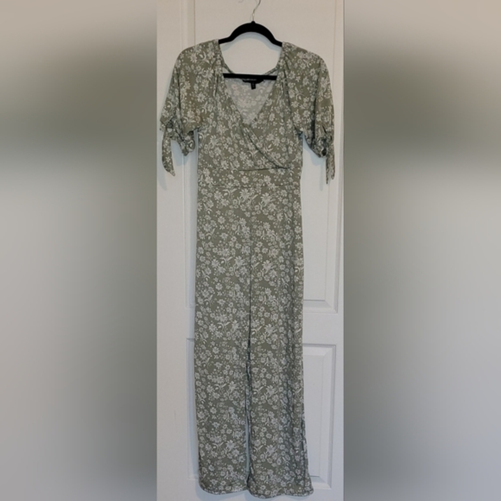 NWOT DEREK HEART floral jumpsuit